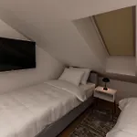 Apartament Maira *