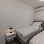 Apartament Maira