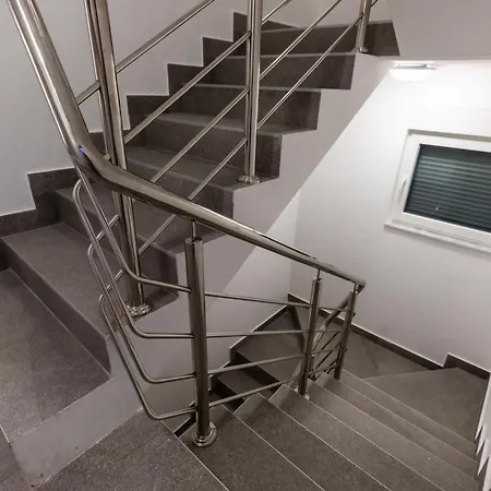Aparthotel Maira 4*