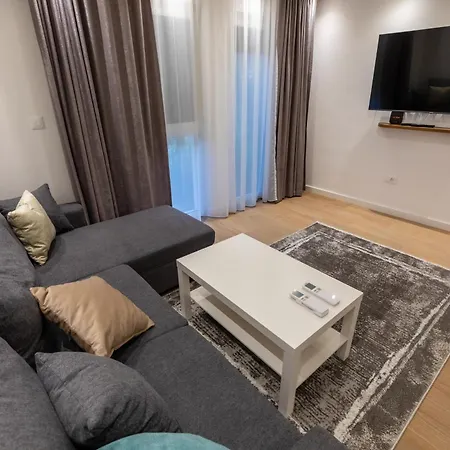 Maira Aparthotel 4*