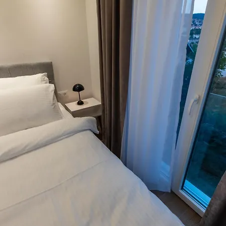 Aparthotel Maira 4*