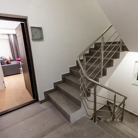 Maira Aparthotel 4*