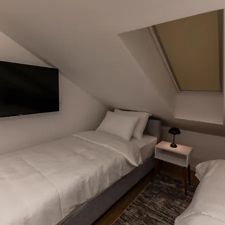 Aparthotel Maira 4*