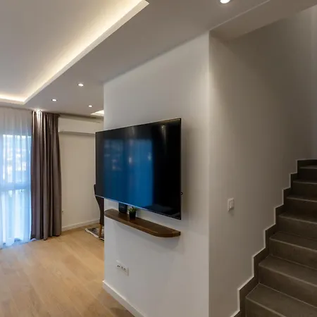 Maira Aparthotel