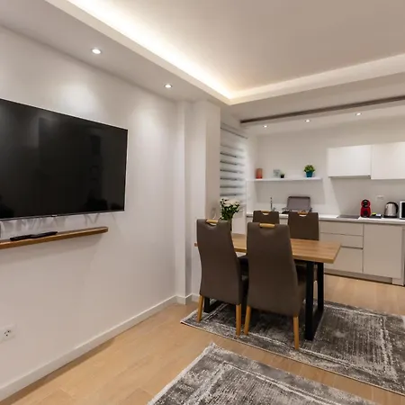Maira Aparthotel 4*
