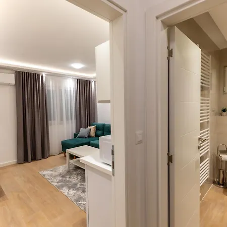 Maira Aparthotel