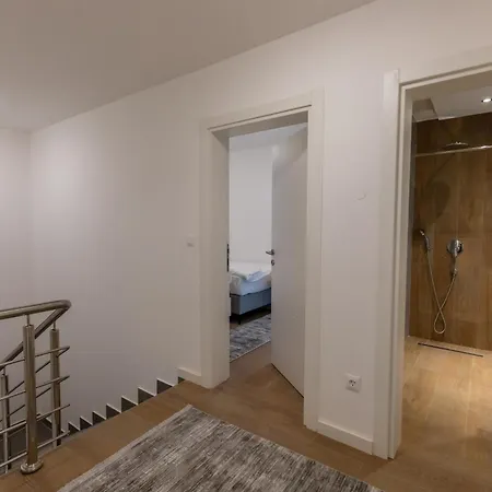 Aparthotel Maira