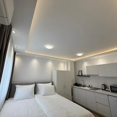 Maira 4*